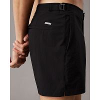 Calvin Klein - Medium Tailored   