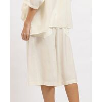 Collectiva Noir - Nora Bermuda 