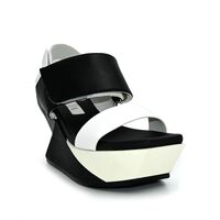 Favela - Julieta Platforms 