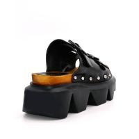 Favela - Liv Platforms 