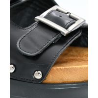 Favela - Liv Platforms 