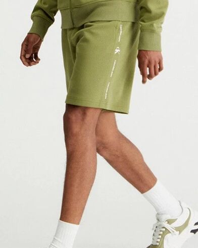 Calvin Klein - Logo Repeat Short 