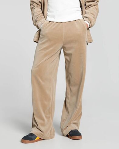 Puma - T7 Oversized Velour Track Pants    