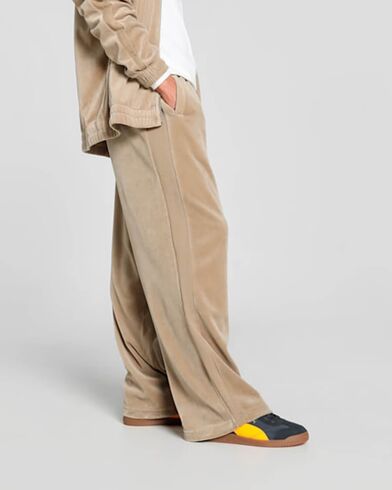 Puma - T7 Oversized Velour Track Pants    