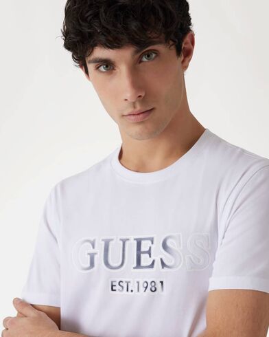 Guess - Ss Cn Sprayed Flock Logo Tee    