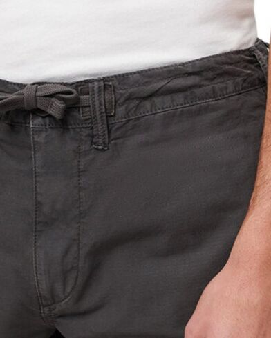 Superdry - D2 Ovin Parachute Light Shorts   