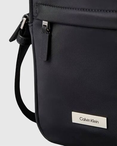 Ανδρική Τσάντα Calvin Klein - Sleek Reporter