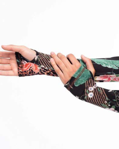 Γυναικεία Μπλούζα με Κουκούλα Peace And Chaos - Sacred Wild Fitted Active Zip