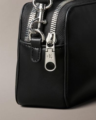 Γυναικεία Τσάντα Calvin Klein - Webbing Double Strap Camera